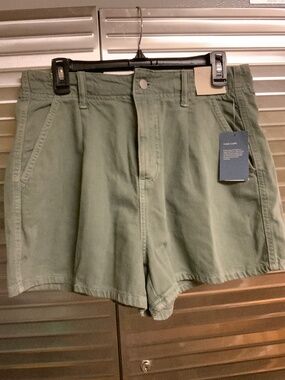 Universal Thread shorts